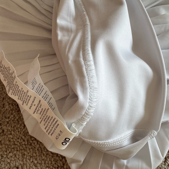 ALO Yoga White Pleated Skater Skirt - Picture 3 of 5
